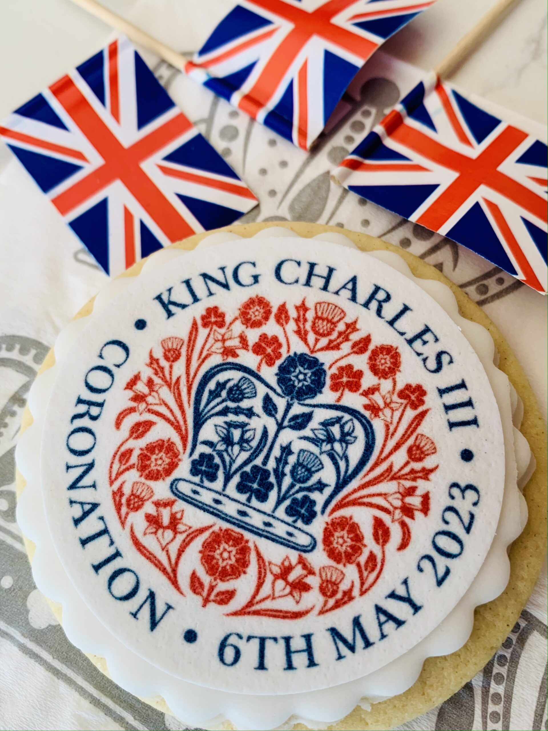 coronation emblem biscuits
