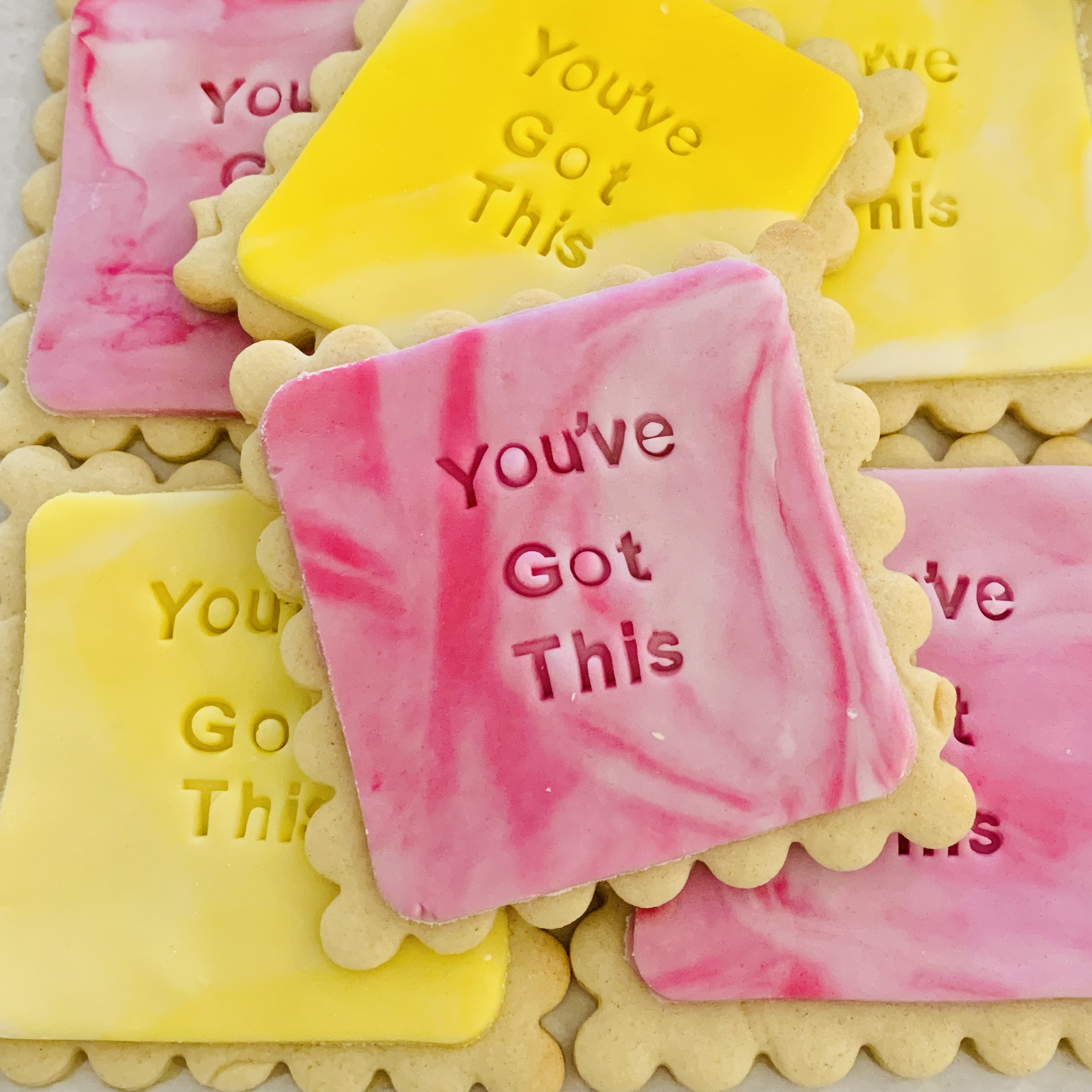 custom message biscuits