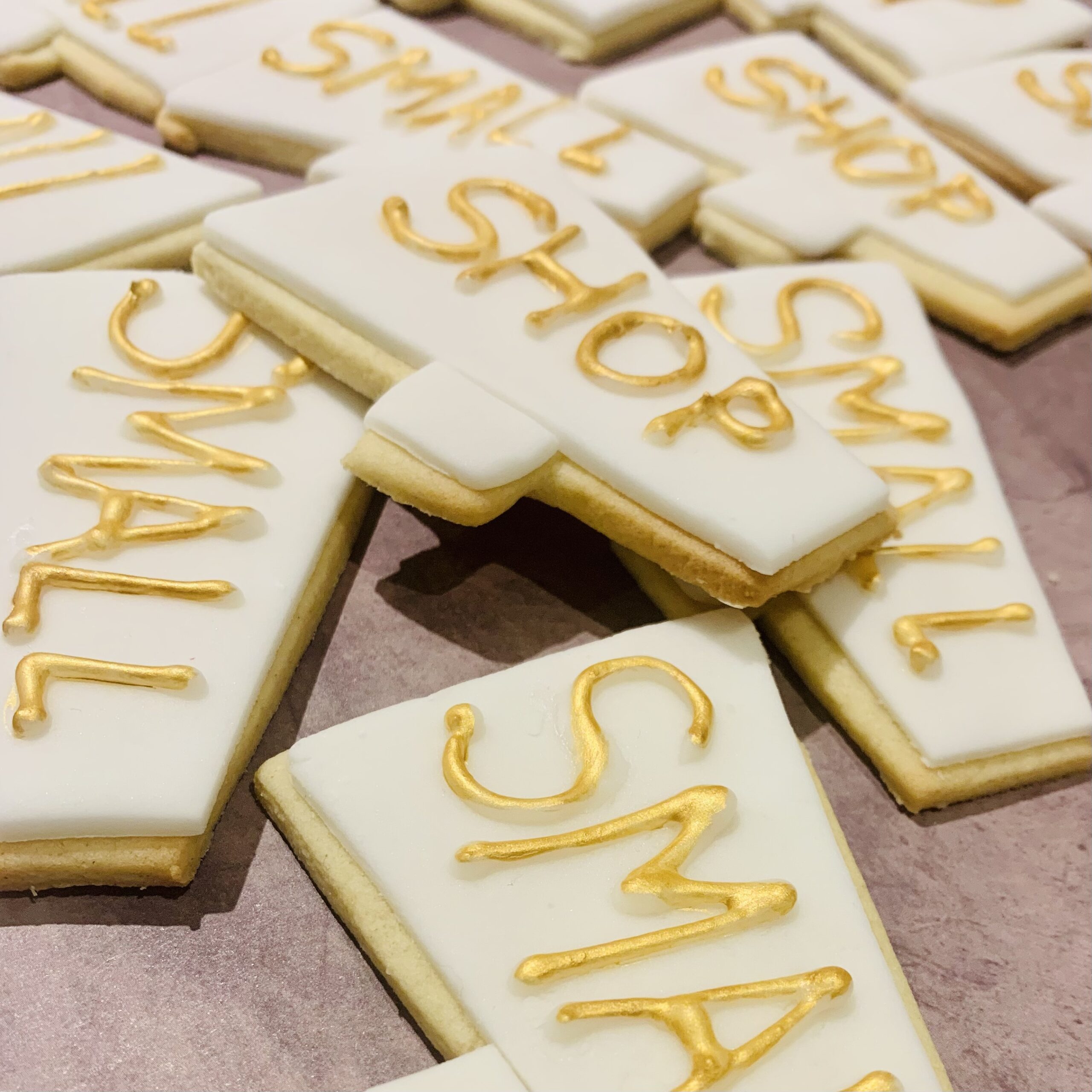 custom biscuits custom cookies uk