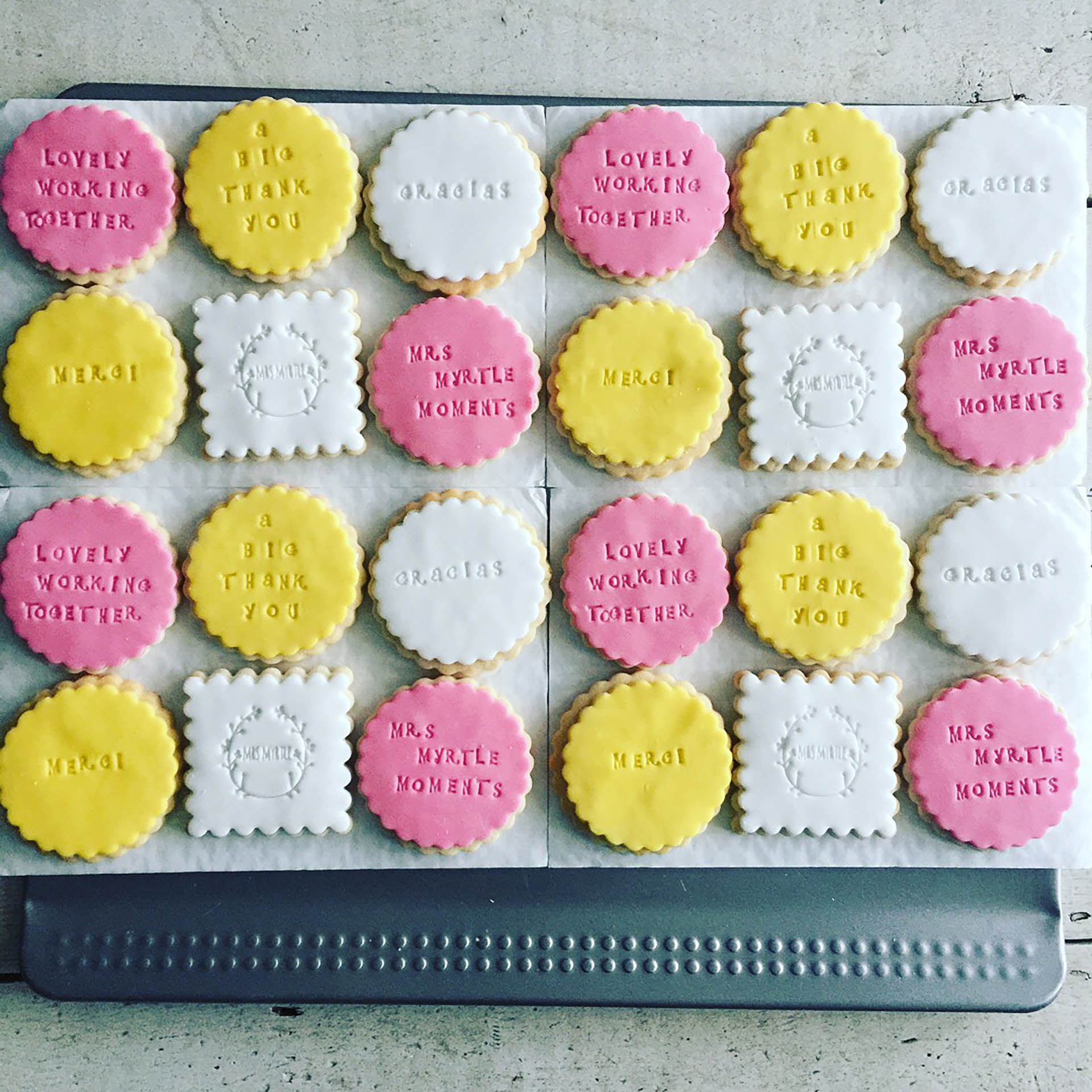 personalised biscuit gift boxes for companies