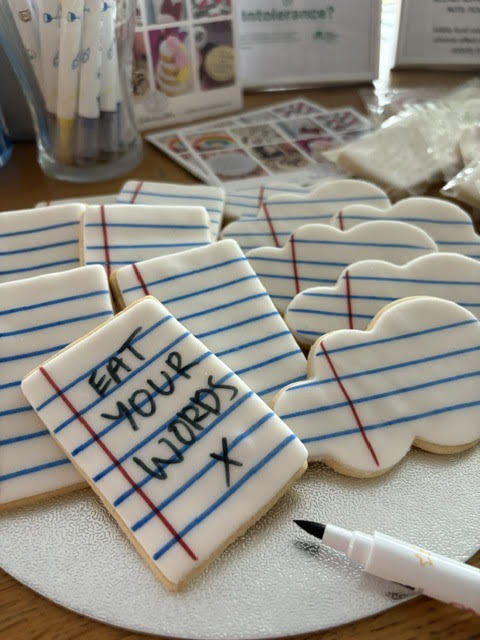 write your own words on an edible biscuit
